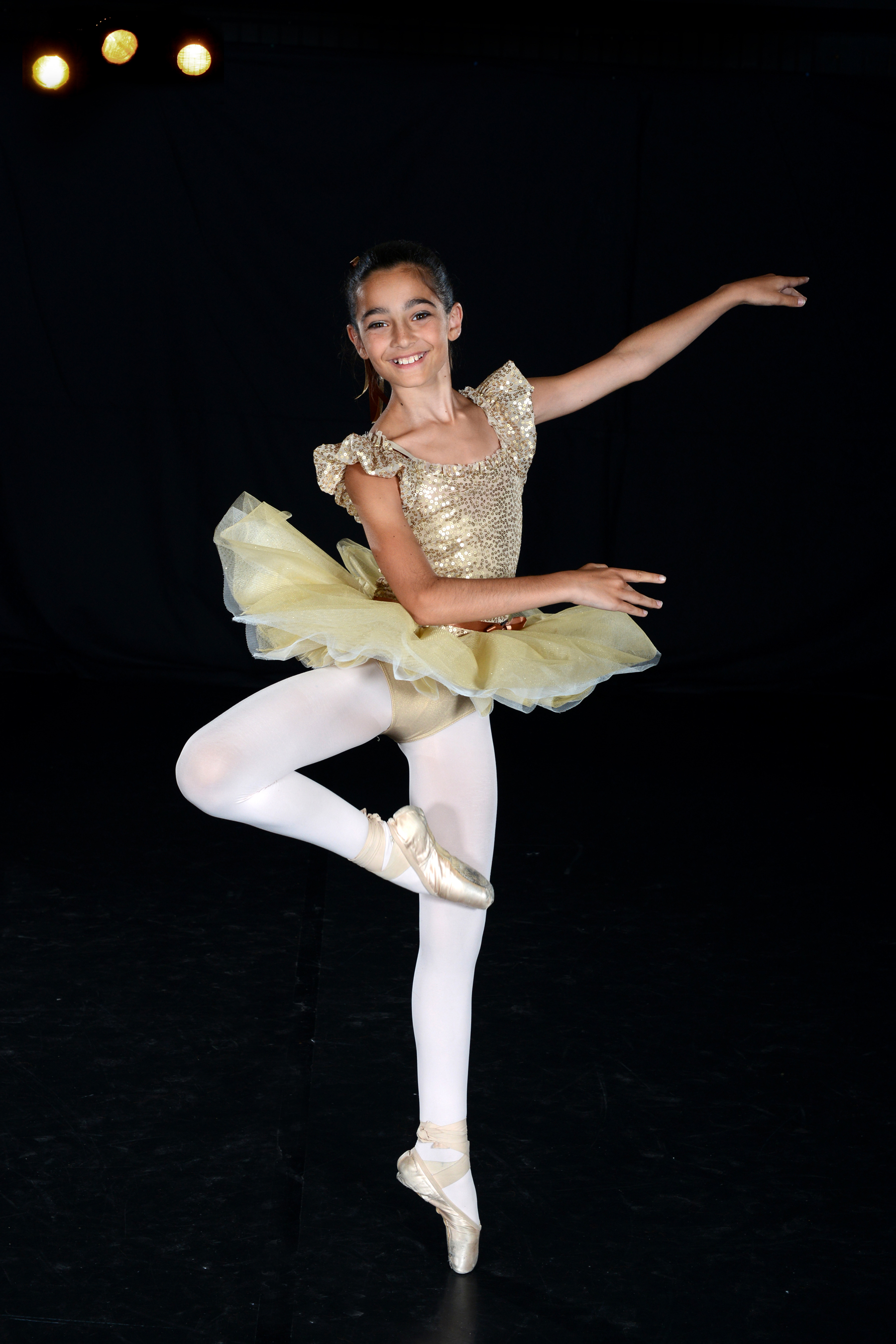 Young Alicia on stage