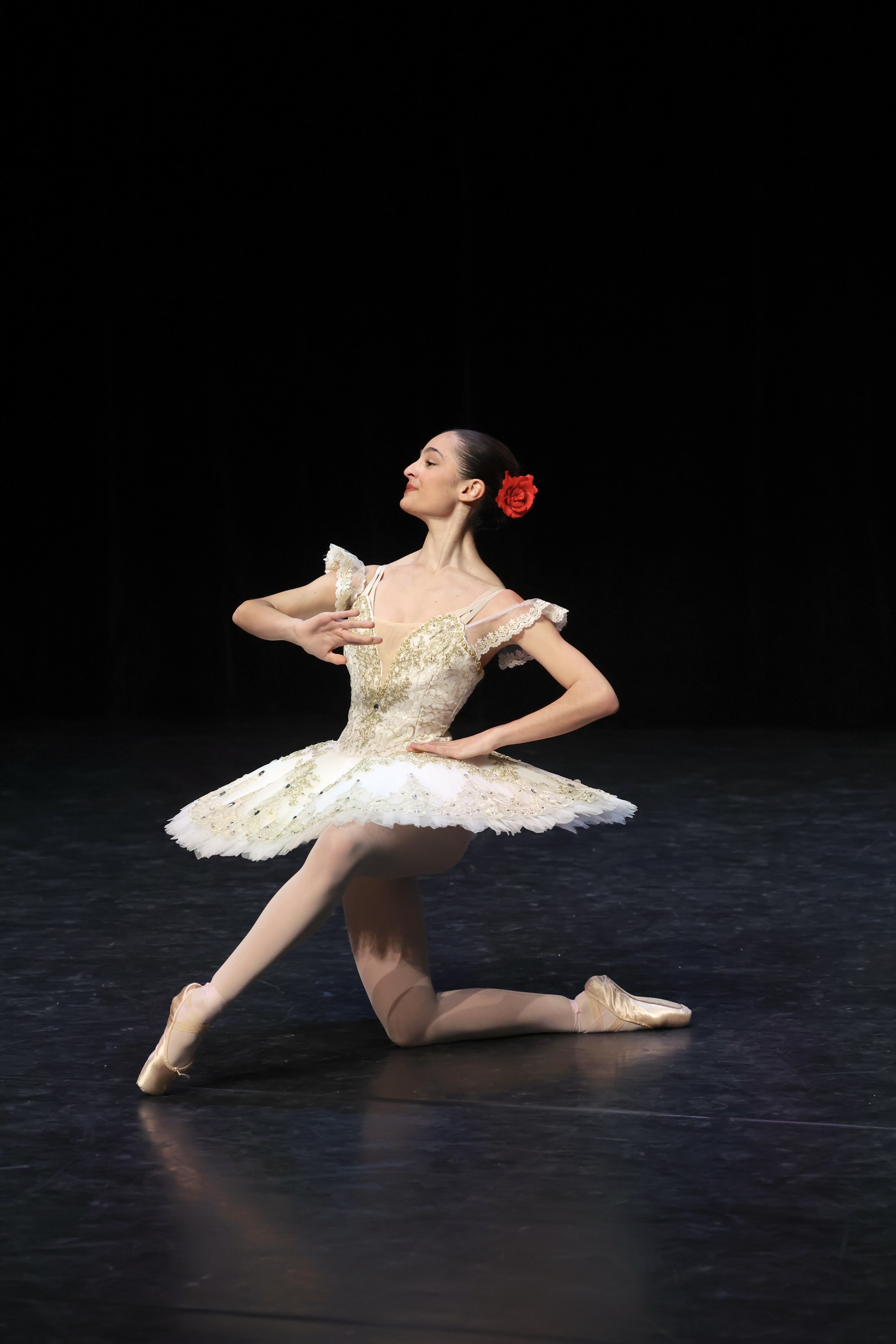 Alicia Vieira on stage